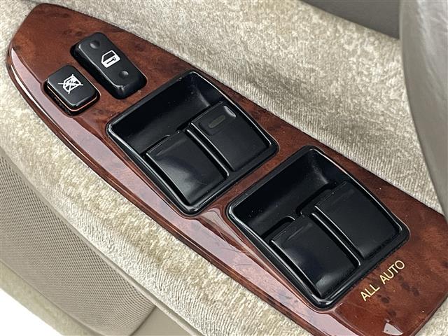 クラウン ロイヤルエクストラリミテッド 純正DVDナビ ETC CD FM,AM カセット 前後ドライブレコーダー パワーシート HIDヘッドライト フォグランプ オートライト 純正ホイール 純性フロアマット 純正ドアバイザー ミラーヒータ(33枚目)