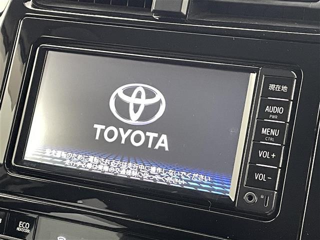 プリウス Ｓ　衝突軽減ブレーキ　車線逸脱警報装置　レーダークルーズコントロール　オートハイビーム　純正ナビ　Ｂｌｕｅｔｏｏｔｈ　ＴＶ　バックカメラ　ＥＴＣ　前後ドライブレコーダー　プッシュスタート　スペアキー（3枚目）