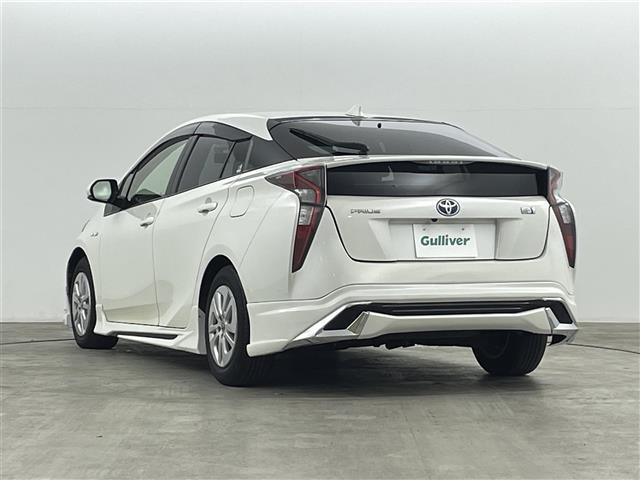 プリウス Ｓ　衝突軽減ブレーキ　車線逸脱警報装置　レーダークルーズコントロール　オートハイビーム　純正ナビ　Ｂｌｕｅｔｏｏｔｈ　ＴＶ　バックカメラ　ＥＴＣ　前後ドライブレコーダー　プッシュスタート　スペアキー（17枚目）