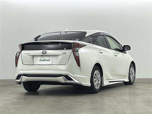 プリウス Ｓ　衝突軽減ブレーキ　車線逸脱警報装置　レーダークルーズコントロール　オートハイビーム　純正ナビ　Ｂｌｕｅｔｏｏｔｈ　ＴＶ　バックカメラ　ＥＴＣ　前後ドライブレコーダー　プッシュスタート　スペアキー（18枚目）