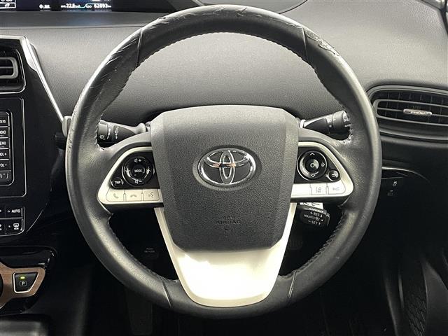 プリウス Ｓ　衝突軽減ブレーキ　車線逸脱警報装置　レーダークルーズコントロール　オートハイビーム　純正ナビ　Ｂｌｕｅｔｏｏｔｈ　ＴＶ　バックカメラ　ＥＴＣ　前後ドライブレコーダー　プッシュスタート　スペアキー（26枚目）