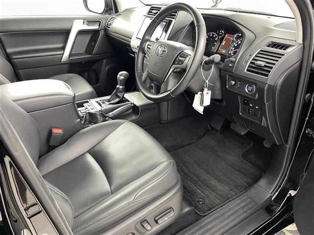 ランドクルーザープラド TX Lパッケージ マットブラックエディション 4WD 純正SDナビ サンルーフ ワンオーナー トヨタセーフティセンス フルセグTV デジタルインナーミラー レーダークルーズコントロール シートヒーター エアシート バックカメラ LEDヘッドライト(18枚目)