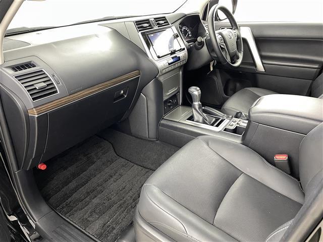 ランドクルーザープラド TX Lパッケージ マットブラックエディション 4WD 純正SDナビ サンルーフ ワンオーナー トヨタセーフティセンス フルセグTV デジタルインナーミラー レーダークルーズコントロール シートヒーター エアシート バックカメラ LEDヘッドライト(20枚目)