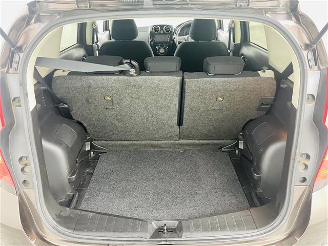 ノート ｅ－パワー　Ｘ　須阿泉逸脱警報装置　純正ナビゲーション　バックカメラ　前方ドライブレコーダー　Ｂｌｕｅｔｏｏｔｈ　ＴＶ　スペアキー　スマートキー　コーナーセンサー　ＬＥＤライト　プッシュスタート　ＴＶ　ＣＤ　ＤＶＤ（12枚目）