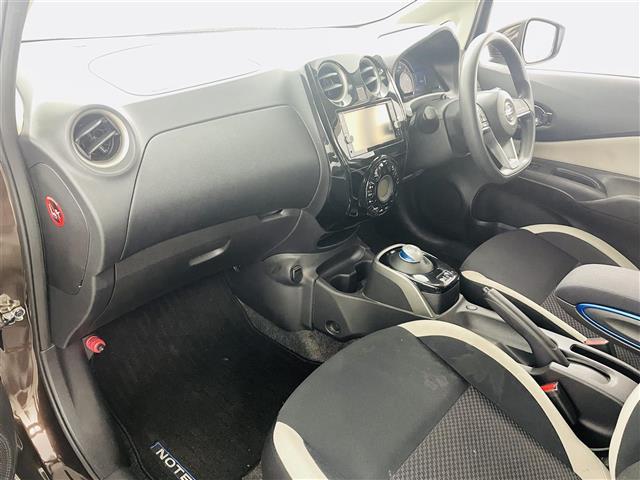 ノート ｅ－パワー　Ｘ　須阿泉逸脱警報装置　純正ナビゲーション　バックカメラ　前方ドライブレコーダー　Ｂｌｕｅｔｏｏｔｈ　ＴＶ　スペアキー　スマートキー　コーナーセンサー　ＬＥＤライト　プッシュスタート　ＴＶ　ＣＤ　ＤＶＤ（19枚目）