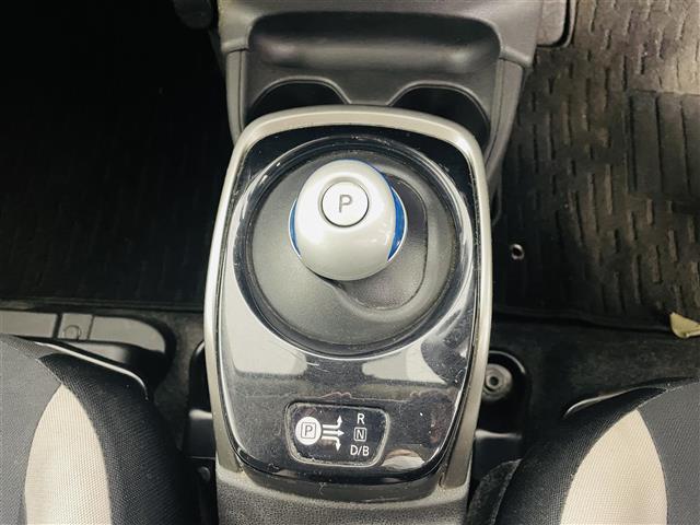 ノート ｅ－パワー　Ｘ　須阿泉逸脱警報装置　純正ナビゲーション　バックカメラ　前方ドライブレコーダー　Ｂｌｕｅｔｏｏｔｈ　ＴＶ　スペアキー　スマートキー　コーナーセンサー　ＬＥＤライト　プッシュスタート　ＴＶ　ＣＤ　ＤＶＤ（24枚目）