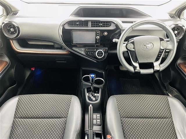 アクア クロスオーバー　トヨタセーフティセンス　レーンキープアシストオートハイビームプリクラッシュセーフティ純正ナビゲーション　Ｂｌｕｅｔｏｏｔｈ　バックカメラ　ＥＴＣ　ＴＶ前方ドライブレコーダー　プッシュスタート　ＣＤ（2枚目）