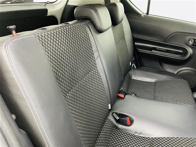 アクア クロスオーバー　トヨタセーフティセンス　レーンキープアシストオートハイビームプリクラッシュセーフティ純正ナビゲーション　Ｂｌｕｅｔｏｏｔｈ　バックカメラ　ＥＴＣ　ＴＶ前方ドライブレコーダー　プッシュスタート　ＣＤ（8枚目）