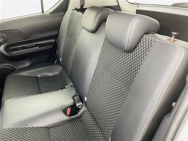 アクア クロスオーバー　トヨタセーフティセンス　レーンキープアシストオートハイビームプリクラッシュセーフティ純正ナビゲーション　Ｂｌｕｅｔｏｏｔｈ　バックカメラ　ＥＴＣ　ＴＶ前方ドライブレコーダー　プッシュスタート　ＣＤ（18枚目）