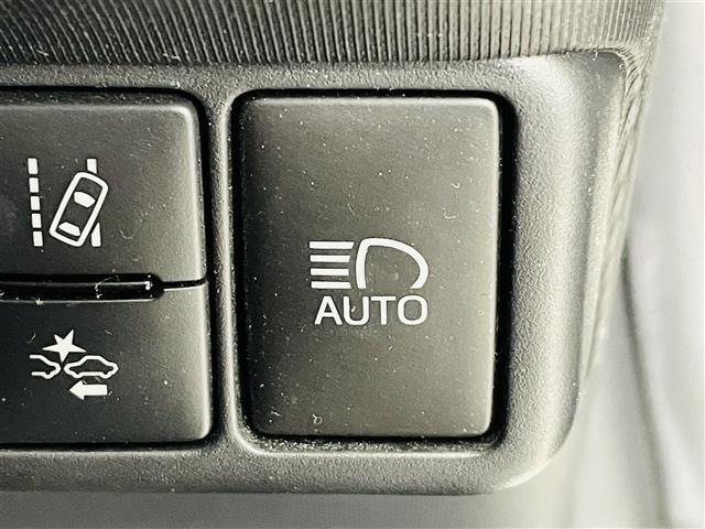 アクア クロスオーバー　トヨタセーフティセンス　レーンキープアシストオートハイビームプリクラッシュセーフティ純正ナビゲーション　Ｂｌｕｅｔｏｏｔｈ　バックカメラ　ＥＴＣ　ＴＶ前方ドライブレコーダー　プッシュスタート　ＣＤ（28枚目）