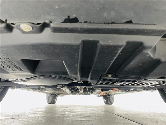 アクア クロスオーバー　トヨタセーフティセンス　レーンキープアシストオートハイビームプリクラッシュセーフティ純正ナビゲーション　Ｂｌｕｅｔｏｏｔｈ　バックカメラ　ＥＴＣ　ＴＶ前方ドライブレコーダー　プッシュスタート　ＣＤ（42枚目）