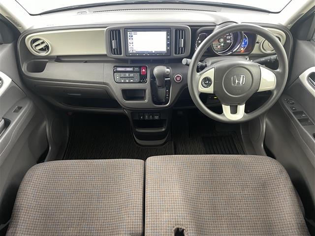 Ｎ－ＯＮＥ 　純正７インチメモリナビ　バックカメラ　ＥＴＣ　Ｂｌｕｅｔｏｏｔｈ　ＵＳＢ　ＣＤ　ＳＤ　ＦＭ／ＡＭ　ＬＥＤヘッドライト　オートライト　スマートキー　純正フロアマット　社外アルミホイール（2枚目）