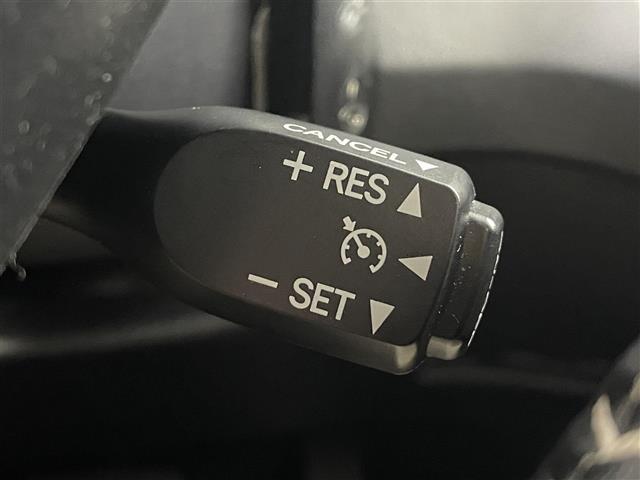 シエンタ ハイブリッドG クエロ トヨタセーフティセンス 衝突軽減ブレーキ 車線逸脱警報装置 オートハイビーム 純正9インチナビゲーション TV BT ETC 前後ドライブレコーダー シートヒーター クルーズコントロール 両側Pドア(6枚目)