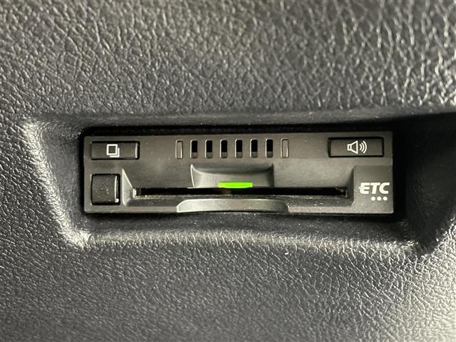 シエンタ ハイブリッドG クエロ トヨタセーフティセンス 衝突軽減ブレーキ 車線逸脱警報装置 オートハイビーム 純正9インチナビゲーション TV BT ETC 前後ドライブレコーダー シートヒーター クルーズコントロール 両側Pドア(8枚目)