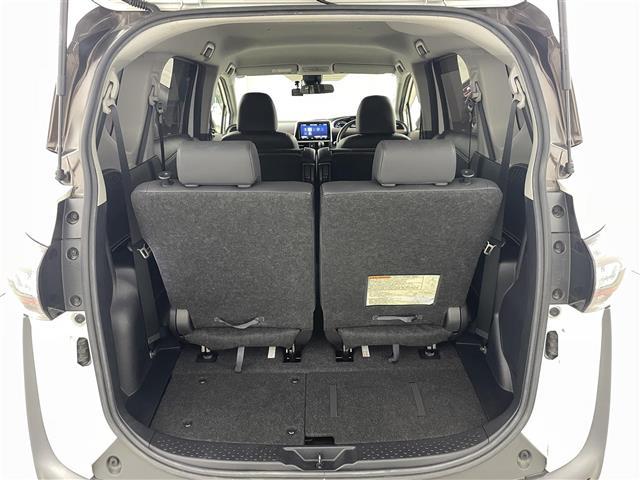 シエンタ ハイブリッドG クエロ トヨタセーフティセンス 衝突軽減ブレーキ 車線逸脱警報装置 オートハイビーム 純正9インチナビゲーション TV BT ETC 前後ドライブレコーダー シートヒーター クルーズコントロール 両側Pドア(13枚目)