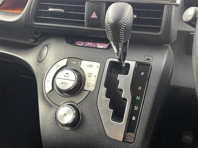 シエンタ ハイブリッドG クエロ トヨタセーフティセンス 衝突軽減ブレーキ 車線逸脱警報装置 オートハイビーム 純正9インチナビゲーション TV BT ETC 前後ドライブレコーダー シートヒーター クルーズコントロール 両側Pドア(30枚目)