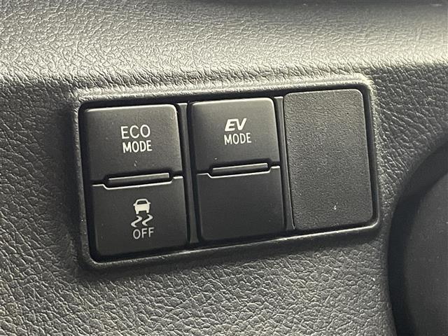 シエンタ ハイブリッドG クエロ トヨタセーフティセンス 衝突軽減ブレーキ 車線逸脱警報装置 オートハイビーム 純正9インチナビゲーション TV BT ETC 前後ドライブレコーダー シートヒーター クルーズコントロール 両側Pドア(32枚目)