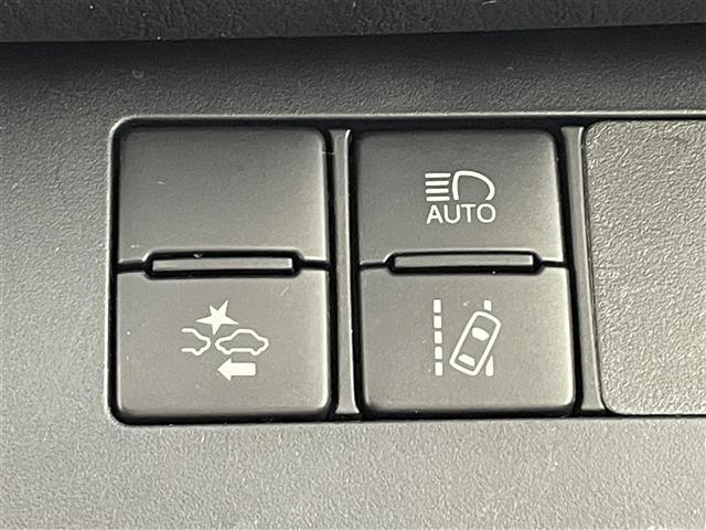 シエンタ ハイブリッドG クエロ トヨタセーフティセンス 衝突軽減ブレーキ 車線逸脱警報装置 オートハイビーム 純正9インチナビゲーション TV BT ETC 前後ドライブレコーダー シートヒーター クルーズコントロール 両側Pドア(34枚目)