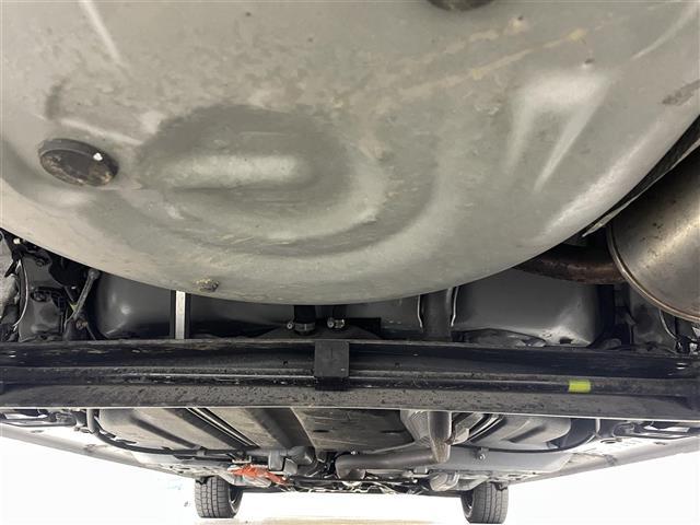 シエンタ ハイブリッドG クエロ トヨタセーフティセンス 衝突軽減ブレーキ 車線逸脱警報装置 オートハイビーム 純正9インチナビゲーション TV BT ETC 前後ドライブレコーダー シートヒーター クルーズコントロール 両側Pドア(43枚目)