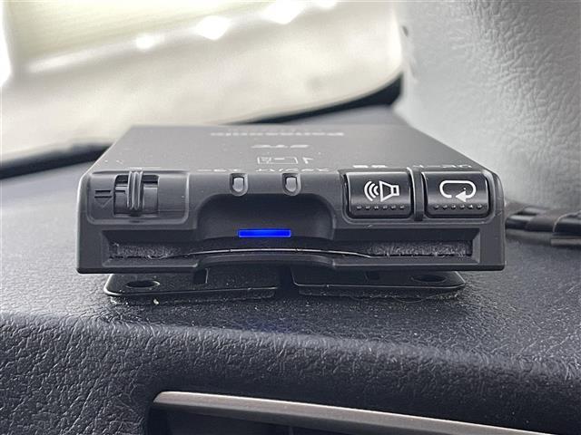 シエンタ ハイブリッドG トヨタセーフティ 衝突軽減ブレーキ 車線逸脱警報装置 オートハイビーム ふらつき警報 純正ナビゲーションBluetooth TV バックカメラ ETC 前方ドライブレコーダー 両側パワースライドドア(7枚目)