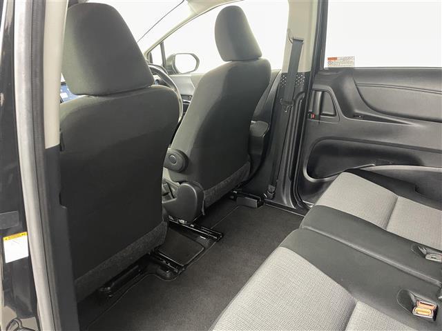 シエンタ ハイブリッドG トヨタセーフティ 衝突軽減ブレーキ 車線逸脱警報装置 オートハイビーム ふらつき警報 純正ナビゲーションBluetooth TV バックカメラ ETC 前方ドライブレコーダー 両側パワースライドドア(23枚目)