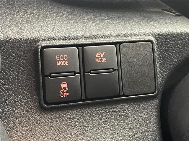 シエンタ ハイブリッドG トヨタセーフティ 衝突軽減ブレーキ 車線逸脱警報装置 オートハイビーム ふらつき警報 純正ナビゲーションBluetooth TV バックカメラ ETC 前方ドライブレコーダー 両側パワースライドドア(32枚目)