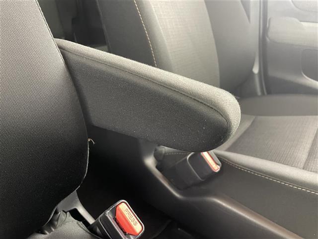 シエンタ ハイブリッドG トヨタセーフティ 衝突軽減ブレーキ 車線逸脱警報装置 オートハイビーム ふらつき警報 純正ナビゲーションBluetooth TV バックカメラ ETC 前方ドライブレコーダー 両側パワースライドドア(34枚目)