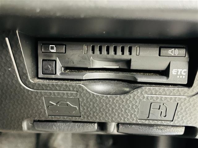 タンク Ｇ－Ｔ　ワンオーナー　スマートアシストＩＩ　純正８インチＳＤナビ　バックカメラ　ＥＴＣ　フルセグＴＶ　両側電動パワースライドドア　純正前方ドライブレコーダー　純正１５インチアルミホイール　純正フロアマット（10枚目）