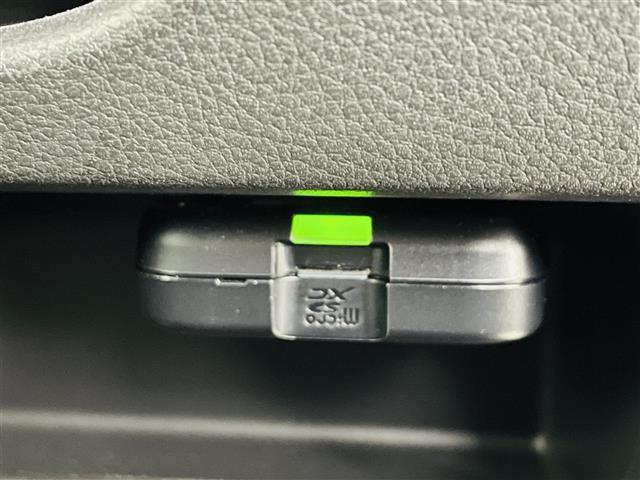 スペーシアカスタム ハイブリッドＸＳターボ　スズキセーフティサポート　デュアルカメラブレーキサポート　車線逸脱警報装置機能　コーナーセンサー　誤発進抑制機能　アダプティブクルーズコントロール　純正ナビ　ＢＴ　ＴＶ　バックカメラ　３６０°カメラ（5枚目）