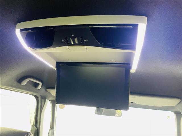 Ｎ－ＢＯＸカスタム Ｇ・ＥＸターボホンダセンシング　ホンダセンシング　レーダークルーズコントロール　純正８インチメモリナビ　純正１１．６インチ後席モニター　両側電動ドア　フルセグ　ＬＥＤヘッドライト　オートライト　オートハイビーム　シートヒーター（4枚目）