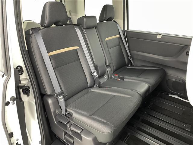 セレナ ハイウェイスターＶ　純正９インチディスプレイオーディオ　全方位カメラ　バックカメラ　プロパイロット　ブラインドスポットモニター　デジタルインナーミラー　両側電動スライドドア　純正前後ドライブレコーダー　ＬＥＤヘッドライト（12枚目）