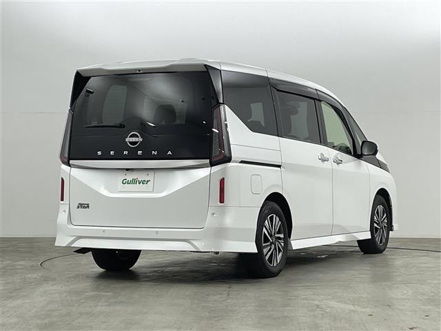 セレナ ハイウェイスターＶ　純正９インチディスプレイオーディオ　全方位カメラ　バックカメラ　プロパイロット　ブラインドスポットモニター　デジタルインナーミラー　両側電動スライドドア　純正前後ドライブレコーダー　ＬＥＤヘッドライト（18枚目）