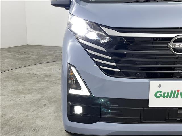 デイズ ハイウェイスター　Ｘ　衝突軽減ブレーキ　後側方車両検知　前方衝突予測　車線逸脱警報装置　踏み間違い防止　純正ナビゲーション　フルセグＴＶ　Ｂｌｕｅｔｏｏｔｈ　バックカメラ　全方位カメラ　４ＷＤ　ステアリングヒーター　ＵＳＢ（11枚目）