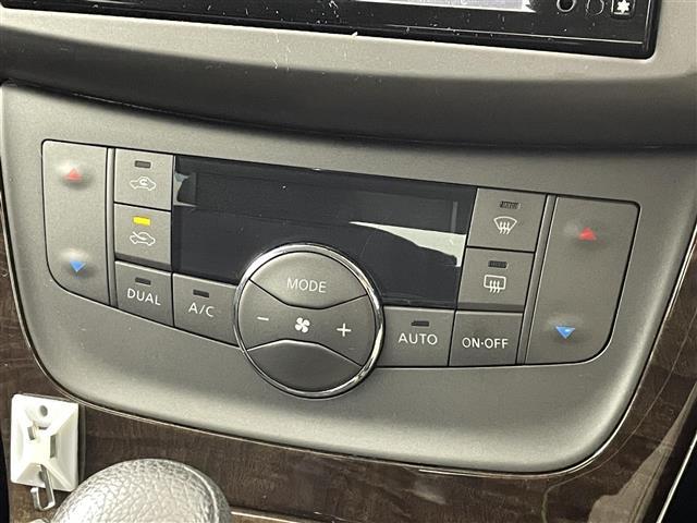 シルフィ Ｇ　純正ナビゲーション　ＴＶ　Ｂｌｕｅｔｏｏｔｈ　ＣＤ　ＤＶＤ　バックカメラ　ＥＴＣ　革巻きステアリング　ステアリングスイッチ　プッシュスタート　スマートキー　ＨＩＤライト　フォグライト　オートライト（25枚目）