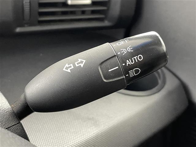 フリード フレックス　エアロ　純正ナビゲーション　フルセグＴＶ　バックカメラ　ＥＴＣ　ステアリングスイッチ　片側パワースライドドア　２列目左福祉仕様シート　リモコンキー　ＨＩＤライト　オートライト　純正フロアマット　ドアバイザー（29枚目）