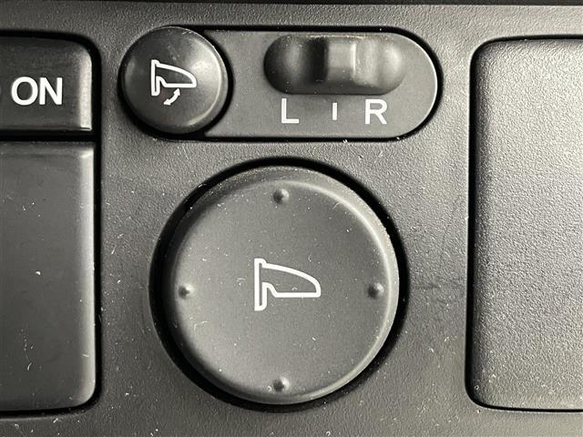 フリード フレックス　エアロ　純正ナビゲーション　フルセグＴＶ　バックカメラ　ＥＴＣ　ステアリングスイッチ　片側パワースライドドア　２列目左福祉仕様シート　リモコンキー　ＨＩＤライト　オートライト　純正フロアマット　ドアバイザー（32枚目）