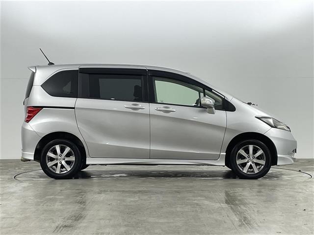 フリード フレックス　エアロ　純正ナビゲーション　フルセグＴＶ　バックカメラ　ＥＴＣ　ステアリングスイッチ　片側パワースライドドア　２列目左福祉仕様シート　リモコンキー　ＨＩＤライト　オートライト　純正フロアマット　ドアバイザー（39枚目）