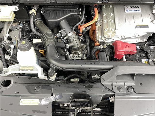 セレナ ｅ－パワー　ハイウェイスターＶ　セーフティパックＢ　純正９インチＳＤナビ　プロパイロット　全方位カメラ　バックカメラ　レーダークルーズコントロール　両側パワースライドドア　前席シートヒーター　前ドライブレコーダー　ＬＥＤヘッドライト（41枚目）