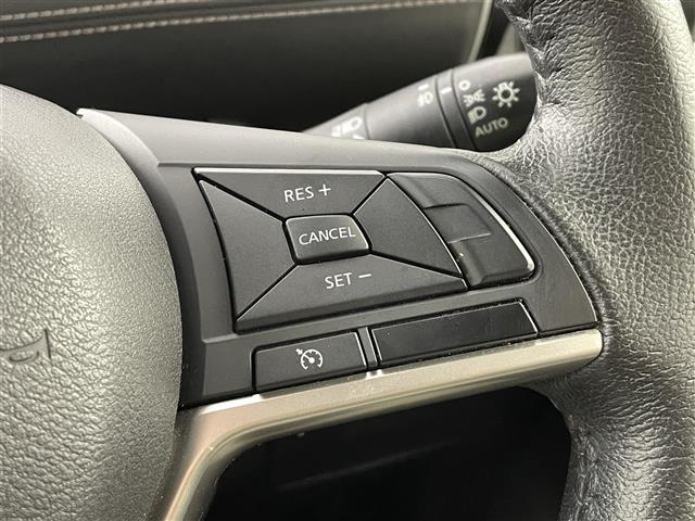 セレナ ハイウェイスター　Ｖセレクション　純正ＳＤナビ　全方位カメラ　バックカメラ　フルセグ　ＥＴＣ　前方ドライブレコーダー　両側パワースライドドア　フリップダウンモニター　クルーズコントロール　ＬＥＤヘッドライト　オートライト　フォグライト（6枚目）