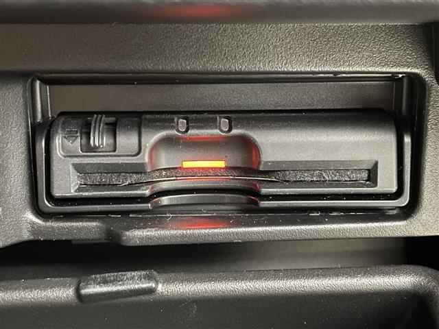 セレナ ハイウェイスター　Ｖセレクション　純正ＳＤナビ　全方位カメラ　バックカメラ　フルセグ　ＥＴＣ　前方ドライブレコーダー　両側パワースライドドア　フリップダウンモニター　クルーズコントロール　ＬＥＤヘッドライト　オートライト　フォグライト（8枚目）