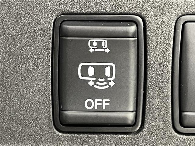 セレナ ハイウェイスター　Ｖセレクション　アルパイン９インチ専用ナビ　アラウンドビューモニター　ハーフレザーシート　エマージェンシーブレーキ　クルーズコントロール　両側パワースライドドア　アイドリングストップ　純正フロアマット（8枚目）