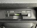 エスクァイア Ｇｉ　プレミアムパッケージ　トヨタセーフティセンス　純正ナビ　フルセグＴＶ／ＳＤ／ＣＤ／ＢＴ／ＦＭ／ＡＭ　ＥＴＣ　フリップダウン　両側パワースライドドア　ハーフレザー　シートヒーター　エアシート　オートライト　積込みサマータイヤ（4枚目）
