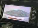プリウス Ｓ　衝突軽減ブレーキ　車線逸脱警報装置　レーダークルーズコントロール　オートハイビーム　純正ナビ　Ｂｌｕｅｔｏｏｔｈ　ＴＶ　バックカメラ　ＥＴＣ　前後ドライブレコーダー　プッシュスタート　スペアキー（7枚目）