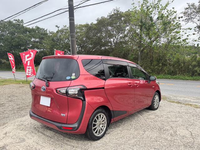 シエンタ ハイブリッドＧ　電動格納式ドアミラー　ＥＣＯモード　Ｂカメラ　衝突安全ボディ　キーフリー　スマキー　横滑り防止システム　メモリナビ　ナビＴＶ　ＥＴＣ　イモビライザー　運転席エアバック　フルオートエアコン　ＰＷ　ＡＢＳ（5枚目）