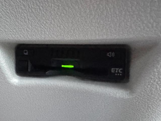シエンタ ハイブリッドＧ　電動格納式ドアミラー　ＥＣＯモード　Ｂカメラ　衝突安全ボディ　キーフリー　スマキー　横滑り防止システム　メモリナビ　ナビＴＶ　ＥＴＣ　イモビライザー　運転席エアバック　フルオートエアコン　ＰＷ　ＡＢＳ（40枚目）