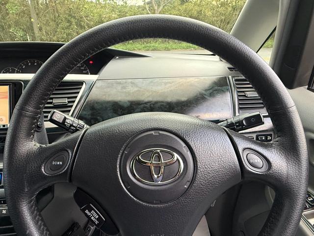 ヴォクシー Ｚ　エアコン　フルフラットシート　ＡＢＳ　キーレス　パワステ　３列シート　ＥＴＣ　ウォークスルー　パワーウィンドー　衝突安全ボディ　運転席エアバッグ　電格ミラー　Ｂカメラ　ＴＶ・ナビ　Ｗエアコン（11枚目）