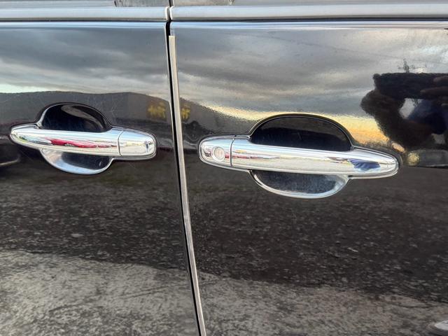 ヴォクシー Ｚ　エアコン　フルフラットシート　ＡＢＳ　キーレス　パワステ　３列シート　ＥＴＣ　ウォークスルー　パワーウィンドー　衝突安全ボディ　運転席エアバッグ　電格ミラー　Ｂカメラ　ＴＶ・ナビ　Ｗエアコン（57枚目）