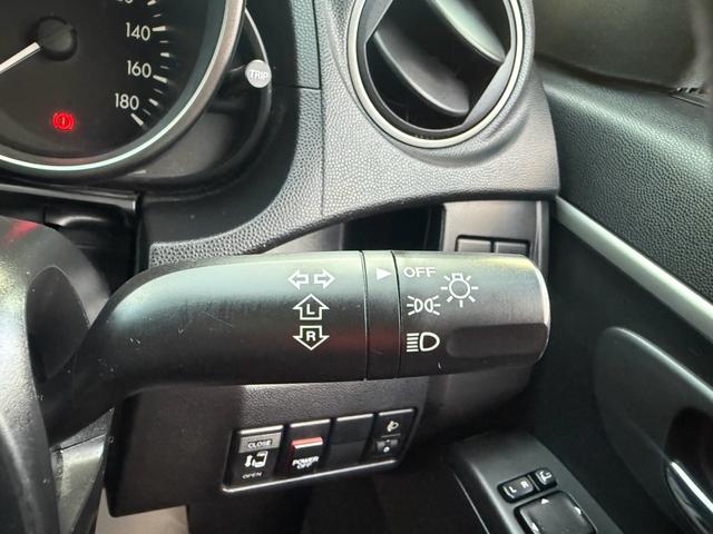 プレマシー ２０ＣＳ　ナビ　テレビ　バックカメラ　ＥＴＣ　コナセンター（11枚目）