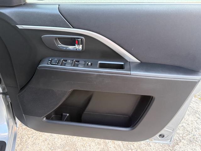 プレマシー ２０ＣＳ　ナビ　テレビ　バックカメラ　ＥＴＣ　コナセンター（40枚目）