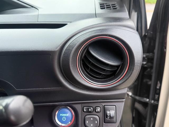 アクア Ｇ　アクア　Ｇモデ？スタエアロ＋ＡＷ　格納ミラー　スマートキー純正ナビ＋テレビ　バックカメラ　プッシュスタート　オートエアコン　デュアルエアバック　ＥＴＣ（20枚目）